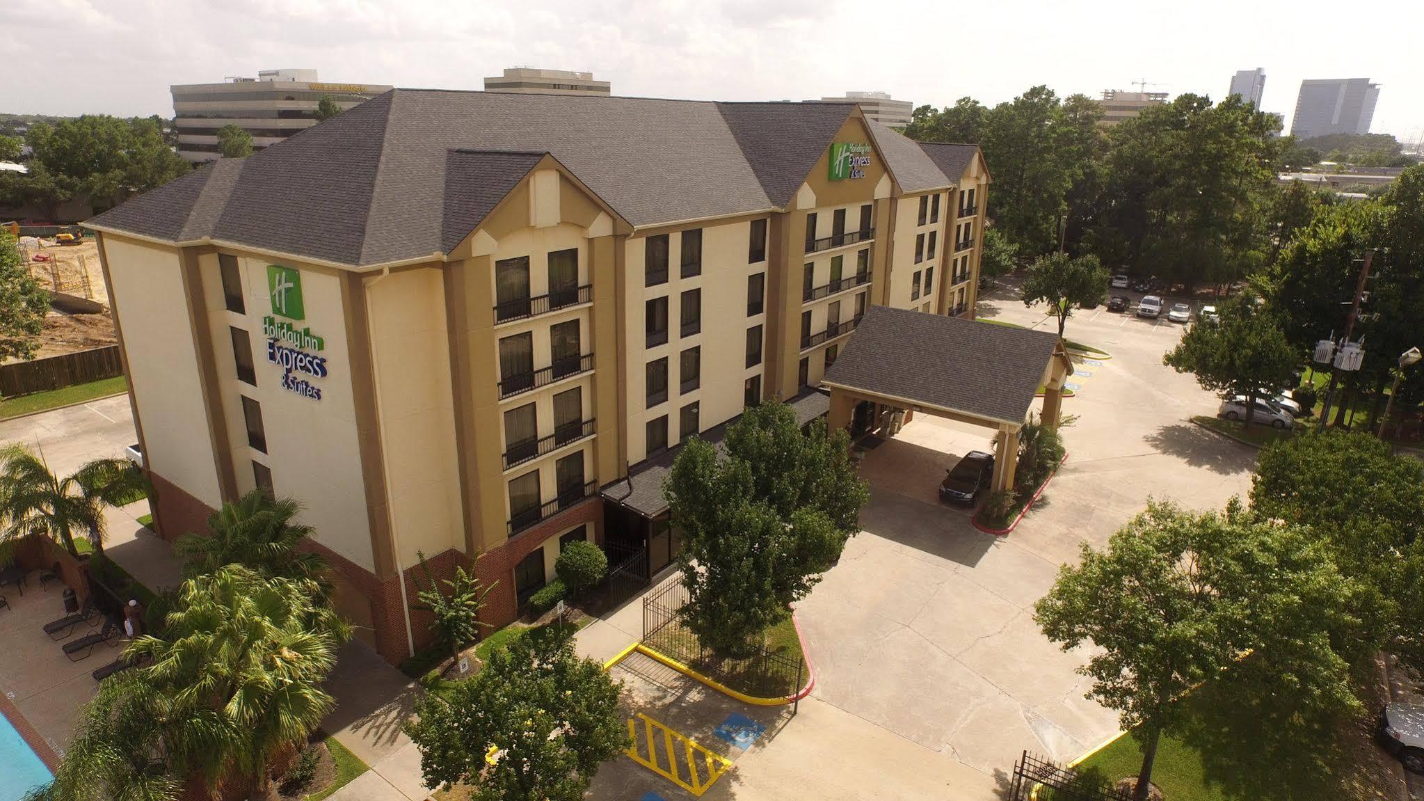 Comfort Inn & Suites Houston I-10 West Energy Corridor Exterior photo