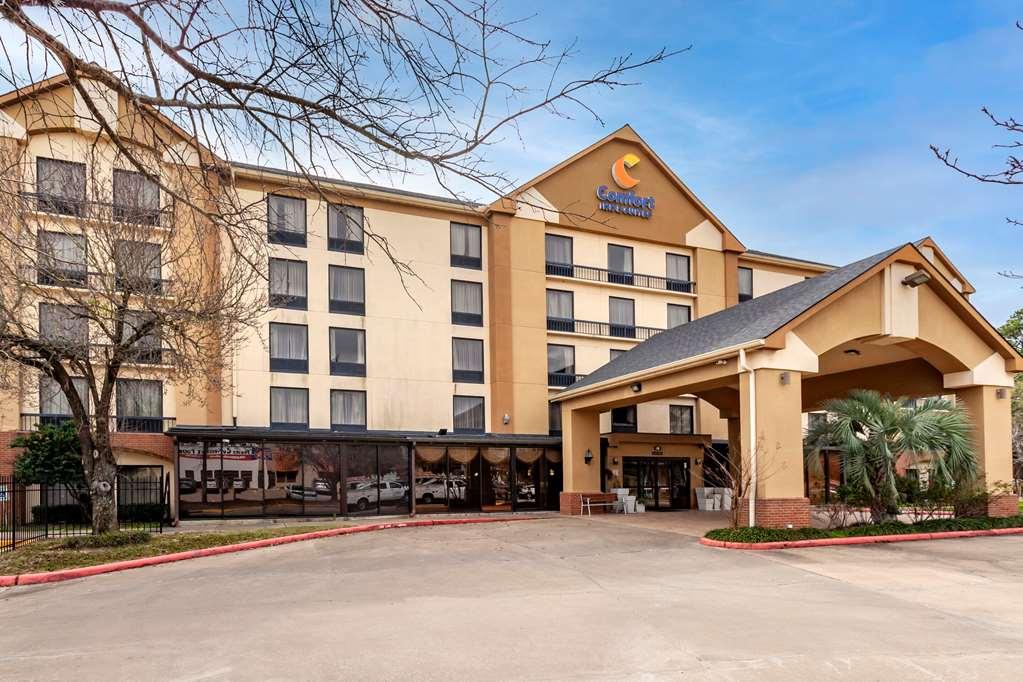 Comfort Inn & Suites Houston I-10 West Energy Corridor Exterior photo